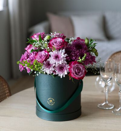 Fairtrade rosebukett i gaveeske med bobler Fairtrade rosebukett i gaveeske med bobler